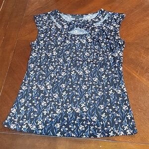 (J14) Attention size Small woman top